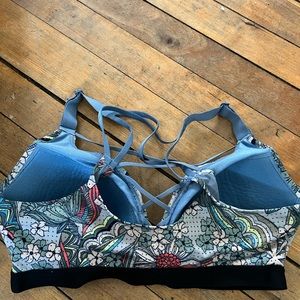 Victoria secret sports bra